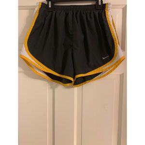 Nike Shorts Size M